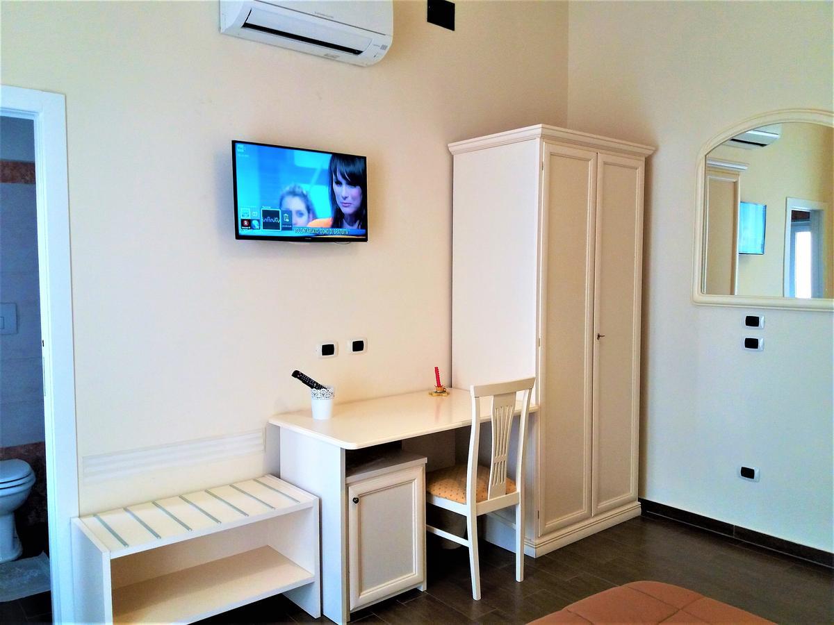 Domus Al Corso Con Servizio B&B Canosa di Puglia Eksteriør billede