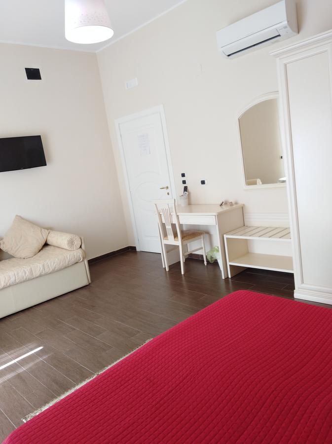 Domus Al Corso Con Servizio B&B Canosa di Puglia Eksteriør billede